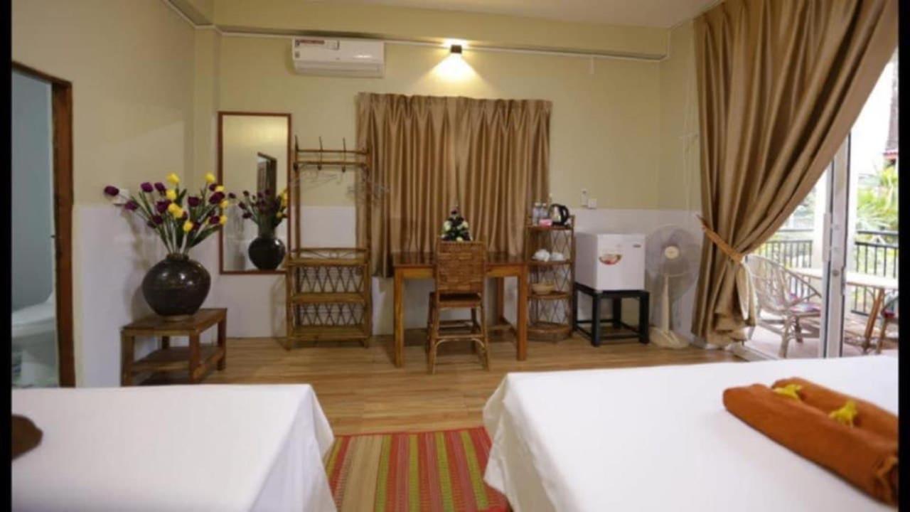Fish Island Bungalows Kampot Esterno foto