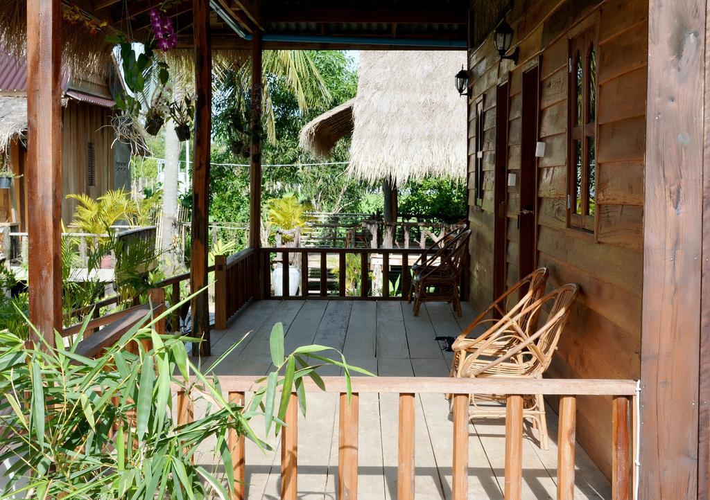 Fish Island Bungalows Kampot Esterno foto