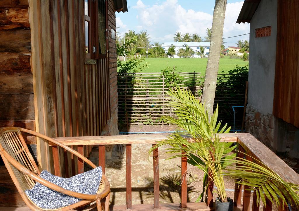 Fish Island Bungalows Kampot Esterno foto