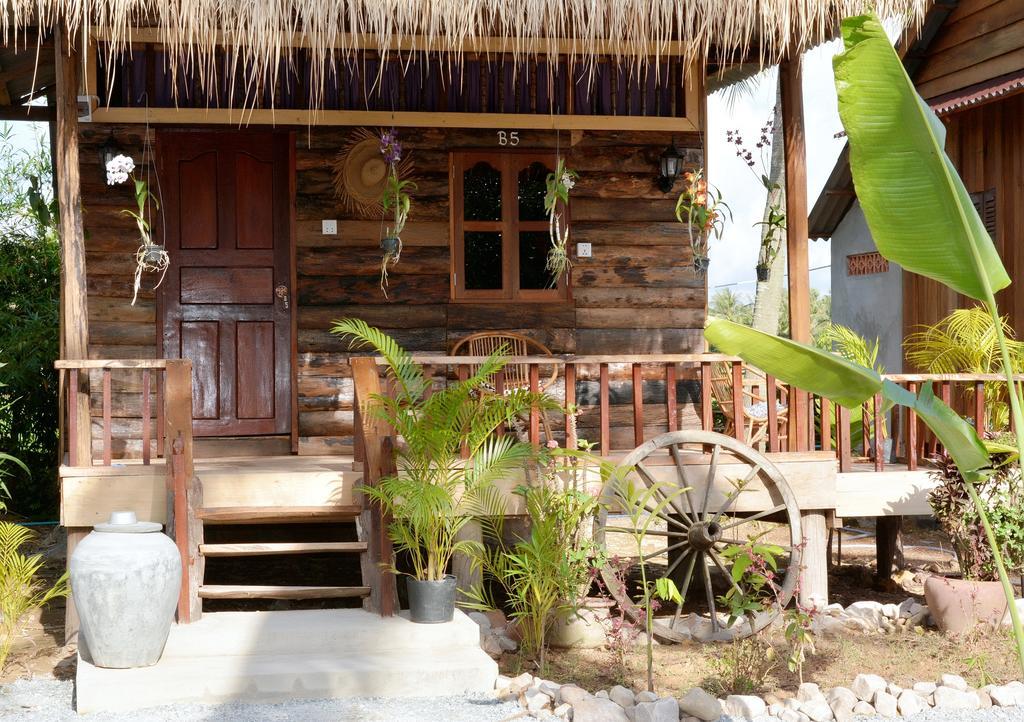 Fish Island Bungalows Kampot Esterno foto